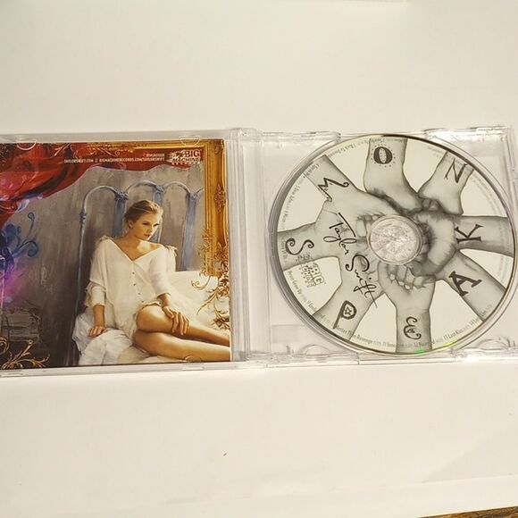 Taylor Swift 2010 Deluxe Speak Now Cd & Enhanced Cd - Picture 3 of 8
